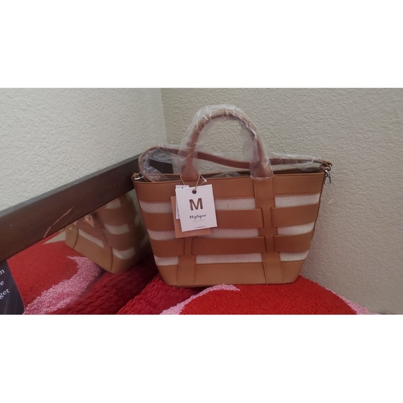 Purses purses purses! - Picture 3 of 15